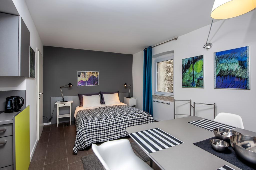 Apartments Aalvar And Aalto Ровинь Экстерьер фото